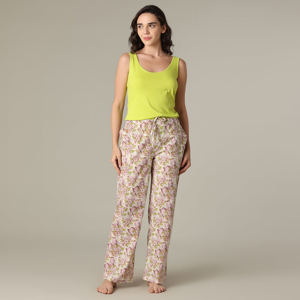 Avril  Pant in a bag