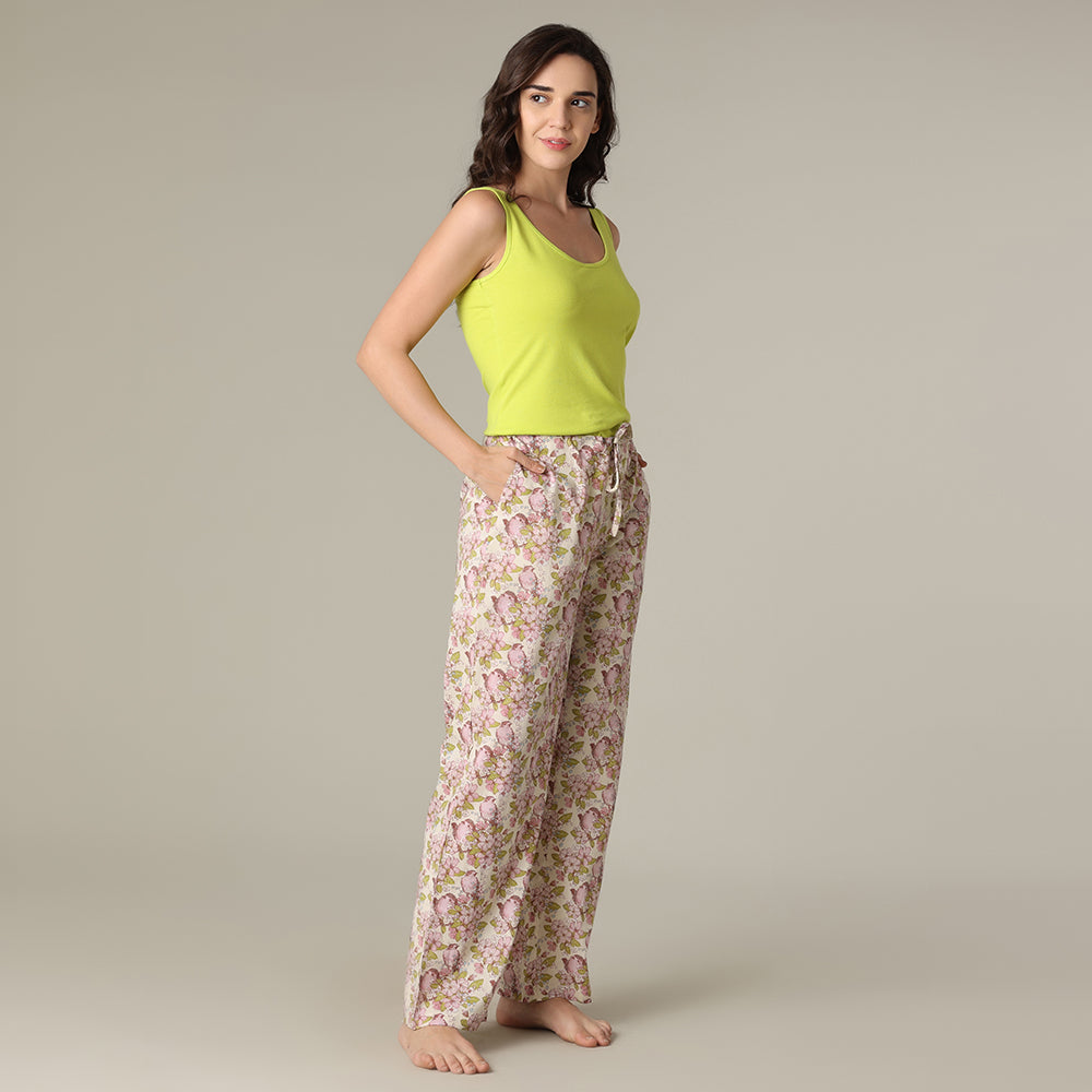 Avril  Pant in a bag