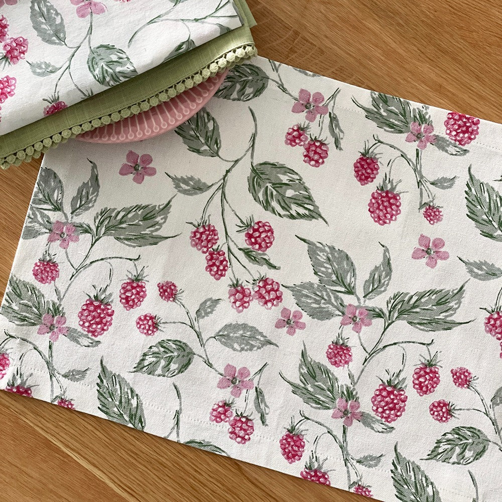 Raspberry Placemat – Mahogany at Home